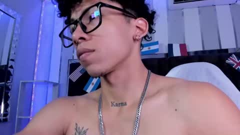 akazaboy online show from July 17, 4:36 am