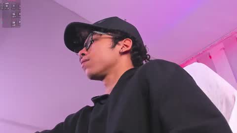 akazaboy online show from June 30, 4:56 am
