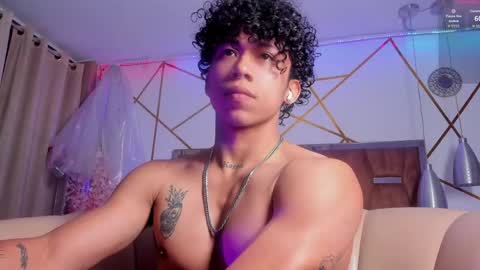 akazaboy online show from April 29, 6:18 am