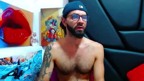 akiles online show from June 10, 11:58 pm