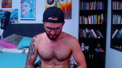 akiles online show from March 5, 10:10 pm