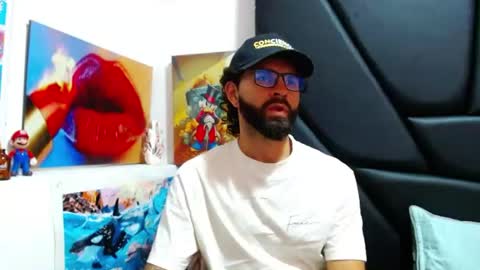 akiles online show from June 18, 11:54 pm