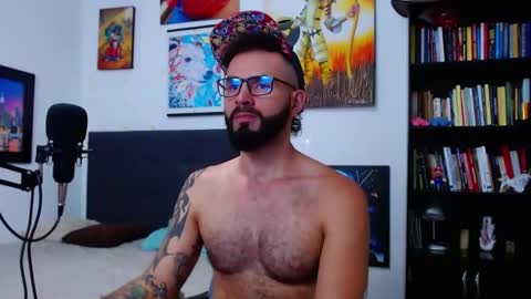 akiles online show from November 6, 11:30 pm