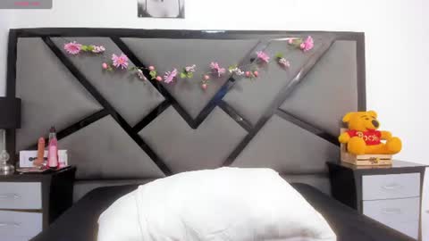 Kira online show from June 12, 7:57 pm