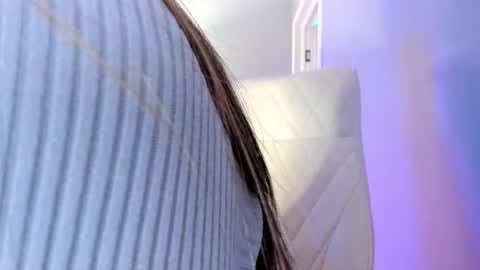 Akura is here 3 online show from August 3, 6:15 am