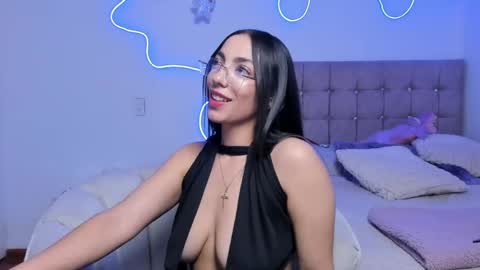 Alaia Alegria online show from April 24, 11:51 pm