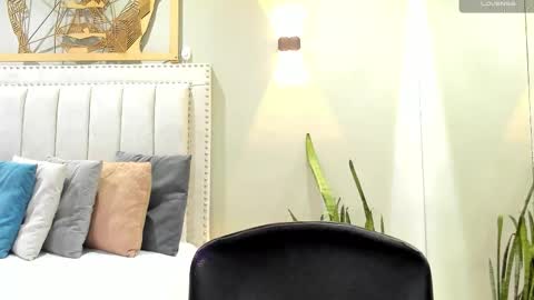     online show from March 8, 6:12 pm