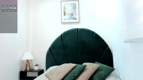     online show from April 24, 7:27 pm