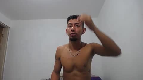 Snapshot of alan_gay chatting on October 28, 1:39 am Alan online show from October 28, 1:39 am