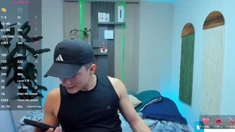 Alan  Kevin can we reach 100 thumbs up please guys  online show from August 1, 7:04 pm