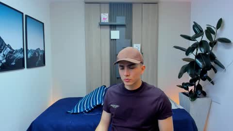 Alan  Kevin can we reach 100 thumbs up please guys  online show from January 17, 7:12 pm