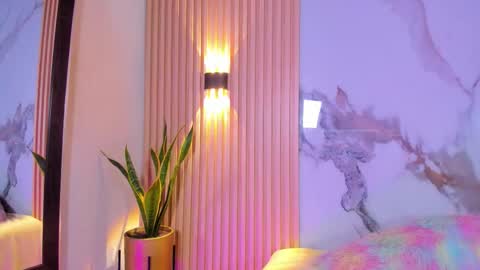 A L A N A  online show from November 13, 3:04 pm