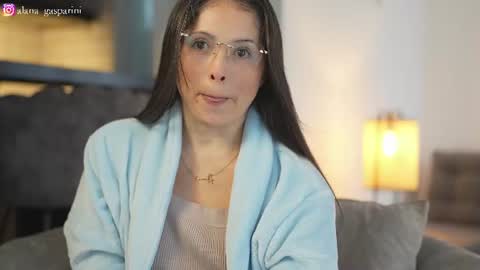 Alana Gasparini online show from August 4, 8:16 pm