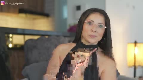 Alana Gasparini online show from May 5, 9:31 pm