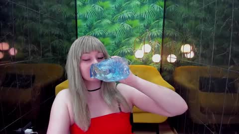 Alana online show from January 4, 2:04 pm