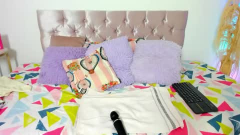alana_vega69 online show from June 2, 12:40 pm