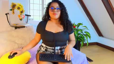 Alana Gmez  online show from July 7, 5:39 pm