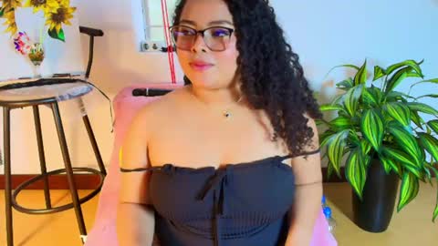 Alana Gmez  online show from August 4, 5:20 pm