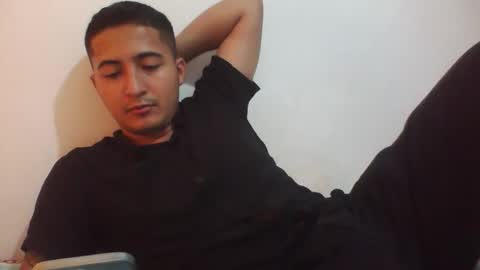alanj998 online show from May 2, 6:14 pm