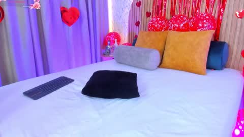 Snapshot of alanna_hank chatting on February 15, 1:31 am Alanna online show from February 15, 1:31 am