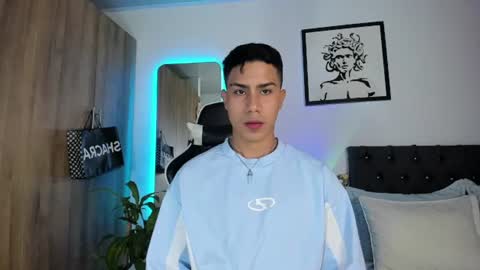 alannaughty_ online show from August 6, 11:03 pm