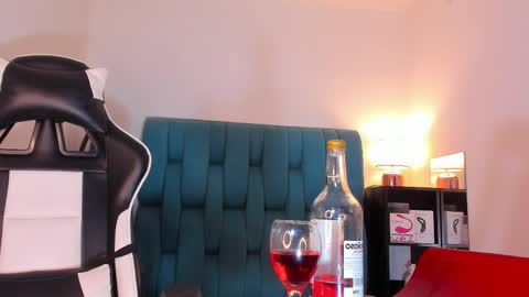 Snapshot of alannaughty_ chatting on February 14, 3:54 am alannaughty_ online show from February 14, 3:54 am