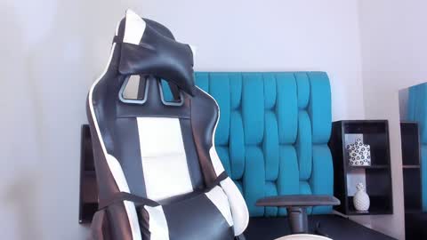 Snapshot of alannaughty_ chatting on January 24, 11:34 pm alannaughty_ online show from January 24, 11:34 pm