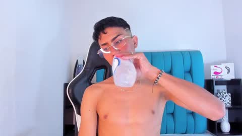 Snapshot of alannaughty_ chatting on January 26, 9:07 pm alannaughty_ online show from January 26, 9:07 pm