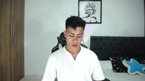 Snapshot of alannaughty_ chatting on October 29, 3:19 am alannaughty_ online show from October 29, 3:19 am