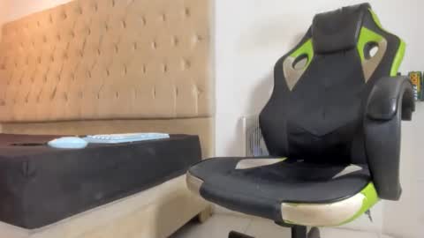 alantrickz365 online show from March 15, 3:22 am