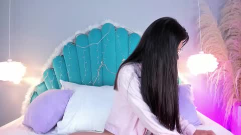 Alassia Hocthner online show from December 15, 11:39 am