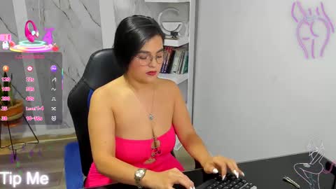 Snapshot of alayasmile chatting on September 27, 12:08 am Alaya online show from September 27, 12:08 am