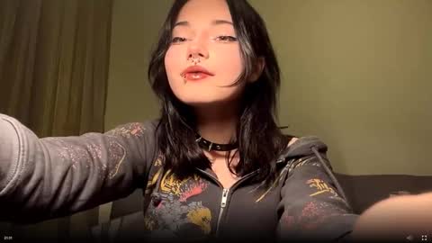 Snapshot of alberthamazierski chatting on September 28, 10:41 pm alberthamazierski online show from September 28, 10:41 pm