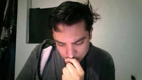 albertoarenas16 online show from May 23, 4:41 am