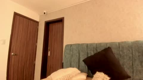 Aleera online show from April 29, 8:57 pm