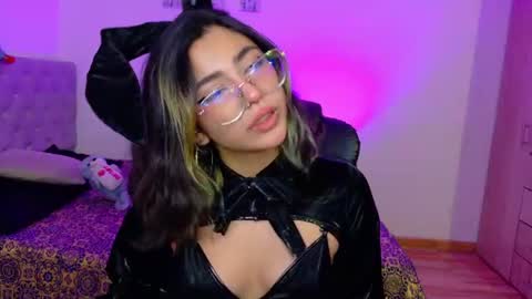 A L E J A  online show from July 28, 6:42 pm