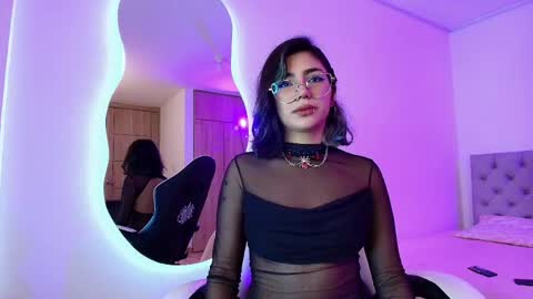 A L E J A  online show from May 22, 1:51 pm