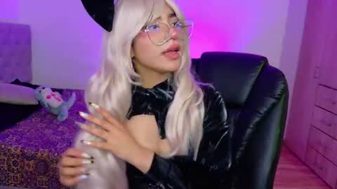 A L E J A  online show from July 28, 4:39 pm