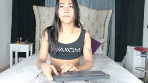 Alejandra online show from July 29, 12:05 pm
