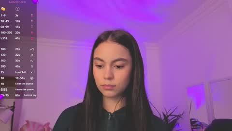 Alejandra online show from June 16, 11:25 am