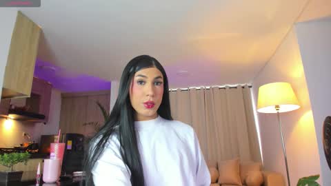 A L E J A N D R A online show from January 10, 8:47 pm