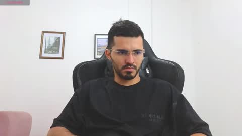 alejandroo_7 online show from October 27, 3:12 pm