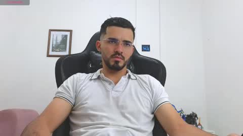 alejandroo_7 online show from November 6, 8:12 pm