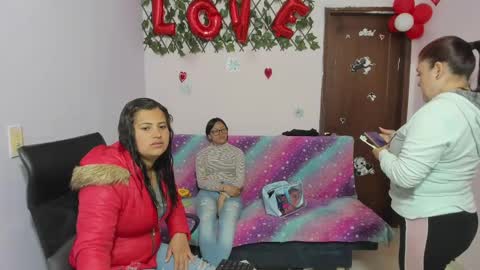 Snapshot of alejita_smithh chatting on March 11, 12:28 pm zoe and Kataleya online show from March 11, 12:28 pm