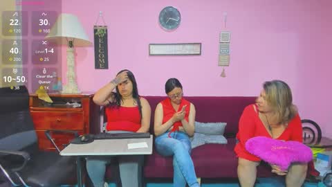 Snapshot of alejita_smithh chatting on September 15, 12:17 pm zoe and Kataleya online show from September 15, 12:17 pm