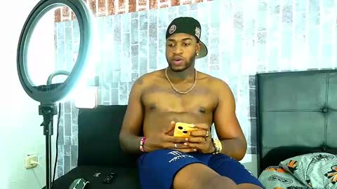 alejo_21cm online show from February 17, 5:36 am
