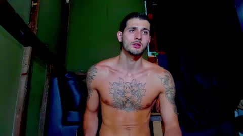 alejo_323__ online show from July 1, 2:09 am