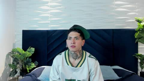 Alejo Gray online show from April 7, 4:47 am