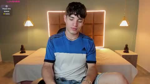 ALejoo Saenz online show from June 14, 12:21 am