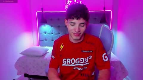 ALejoo Saenz online show from December 21, 8:43 am